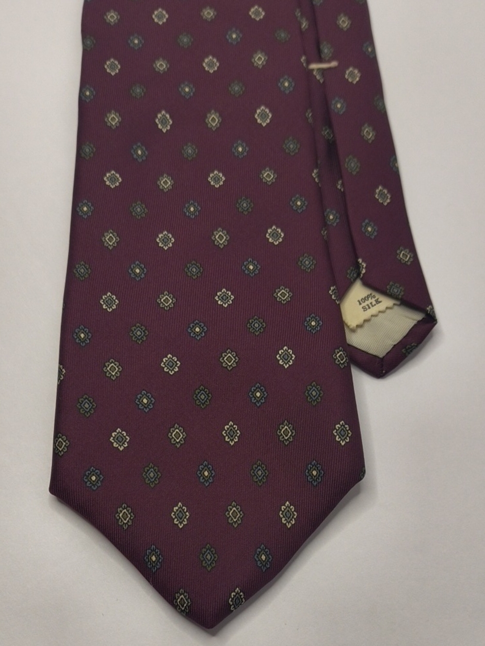 Halston III Silk Men's Tie in Burgundy Geometric Medallion Pattern